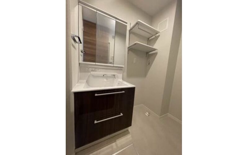 n143330187000010010203